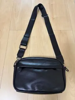 オールブラック 撥水 ショルダーバッグ メンズ クロスボディバッグ