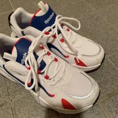 リーボック スニーカー