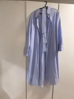 COS ロングシャツ ライトブルーのサムネイル