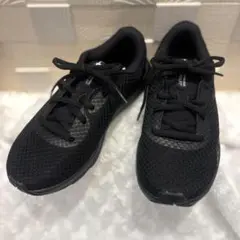【美品】Under Armour ランニングスニーカー UAチャージドパスート3
