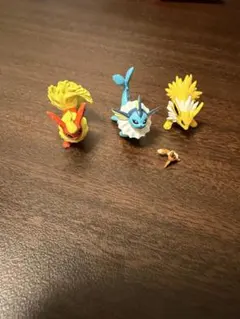 立体ポケモン図鑑　イーブイ・シャワーズ・サンダース・ブースター　ブイズ