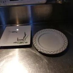 新品ノリタケ青唐辛子の柄入り 四角い陶器皿＆新品ノリタケ丸皿