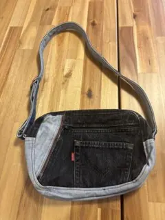 ハンドメイド　デニム　リメイクバッグ　Levi's ショルダーバッグのサムネイル