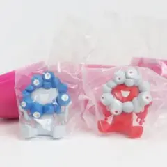 万博会場限定 ミャクミャク ガチャ（お座り）レッド×グレー＆グレー×ブルー