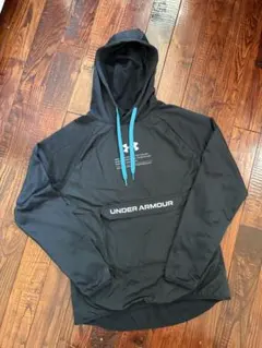 UNDER ARMOUR プルオーバーパーカー ブラック