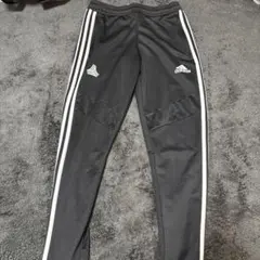 adidas ブラックジャージパンツ サイドストライプ