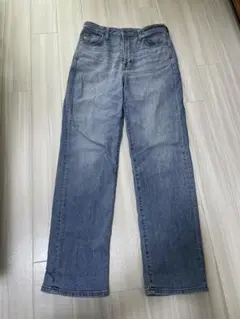 ライトブルーデニムパンツ
