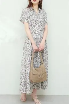 ナチュラルクチュール　涼しげスキッパー衿お上品ワンピース　花柄　総柄　Fサイズ