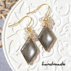 ≪104 グレー≫ハンドメイドレジンピアス 400円