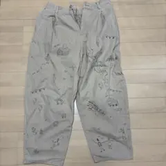 刺繍ベージュカジュアルパンツ Lサイズ