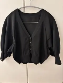 ADAM ET ROPE ショート丈 カーディガン ブラック 美品のサムネイル