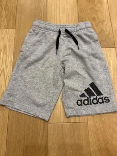 adidas アディダス　ハーフパンツ　120cm