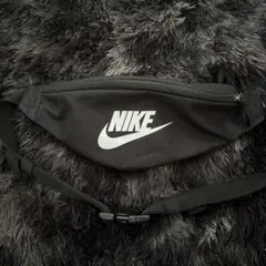 NIKE ブラック ショルダーバッグ