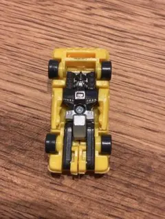 トランスフォーマー、「￼バンブルビー」