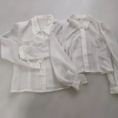 白のブラウス