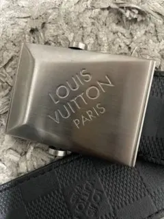 LOUIS VUITTON ブラックレザーベルト　ウエスト調整可