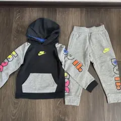 Nike フード付きトレーナーとパンツセット 3T