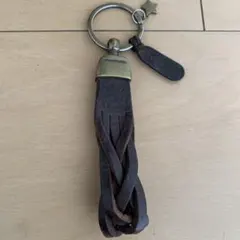 IL BISONTE 編み込みレザーキーホルダー