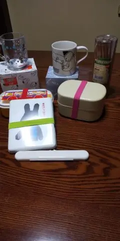 お弁当箱、コップ、リサイクル鉛筆