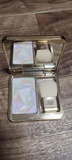 クレドポーボーテ　ル・レオスールデクラ　17 フェイスカラー