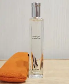 香水 エルメス 屋根の上の庭 15ml 220のサムネイル