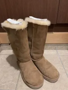 【美品】ブーツ　リボン　UGG 23センチ　購入価格26000円