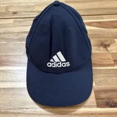 adidas ネイビー キャップ