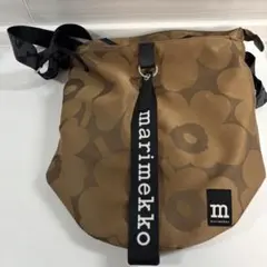 Item thumbnail for item 09d6c8f7-35aa-419f-8de7-6e8ca2e3c2ac