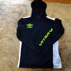 umbro フルジップパーカー薄手 黒/白/蛍光緑