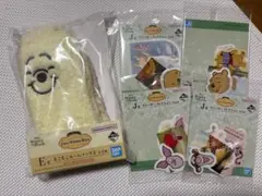 くまのプーさん　1番くじ　E賞　靴下　ソックス 、J賞　ステッカー