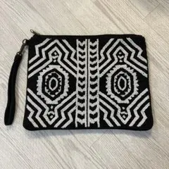 ビーズ刺繍 クラッチバッグ ブラック・ホワイト