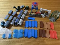 ミニプラレール　トーマス　ガチャガチャ　レール 駅　　パーツなど　まとめ売り