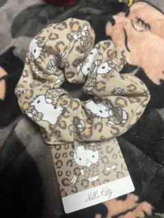 ハローキティ ヒョウ柄 シュシュ　ギャル