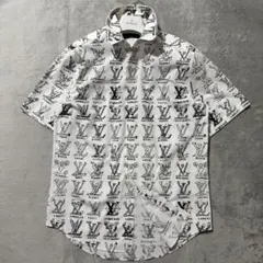 【美品・現行モデル】ルイヴィトン　LVモノグラム総柄 24年 半袖シャツ　白 美品・現行モデル】ルイヴィトン LVモノグラム総柄 24年 半袖シャツ 白