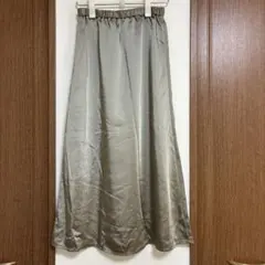 新品BAYFLOWベイフロー 微光沢生地サテンセミナロースカート　カーキ