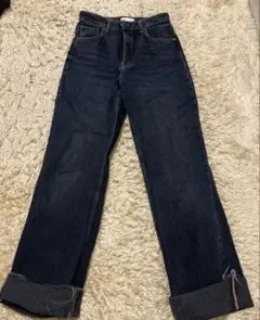ZARA ダークブルー ストレートレッグジーンズ