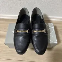 黒の合皮 ローファー ゴールドバックル