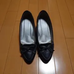 リボン付きブラックパンプス 23 EE