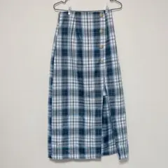 青と白のチェック柄タイトスカート