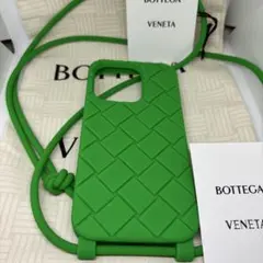 BOTTEGA VENETA iPhoneケース 14pro ストラップグリーンのサムネイル