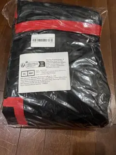 ナイロン製ジッパー付きツリー収納バッグ 黒と赤