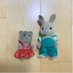 シルバニアファミリー 人形　グレークマ　グレーウサギ