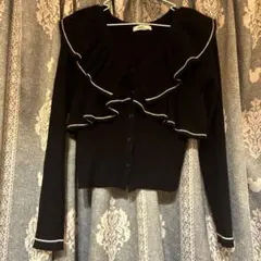 フリル付き黒長袖ニットカーディガン