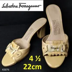 フェラガモ　オープントゥ　チャンキーヒール　パテントレザー　イエロー