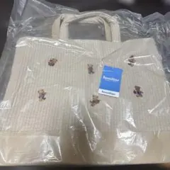 新品familiar Pionunnalコラボファミリア トートバッグ クマ刺繍のサムネイル