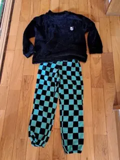 UNIQLO ユニクロ 鬼滅の刃 炭治郎 フリースパジャマ 140