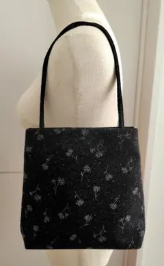 Item thumbnail for item 688bbc68-29b0-451e-9cb6-aaafe996aa0c