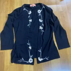 SUNAUNA カーディガン ブラック 花柄刺繍のサムネイル