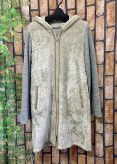 【新品】Sale!!フード付きグレーとベージュのフリースとニットのジャケット