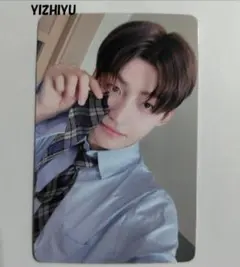 TWS Sparkling Blue YIZHIYU トレカ 中華 ジフン